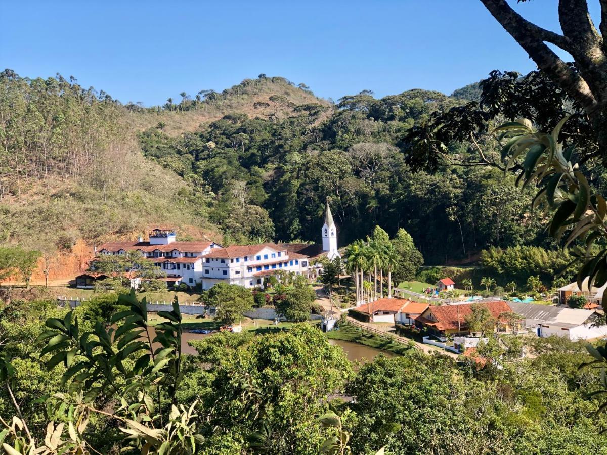 Hotel Fazenda Santa Barbara エンジェニェイロ・パウロ・デ・フロンチン エクステリア 写真