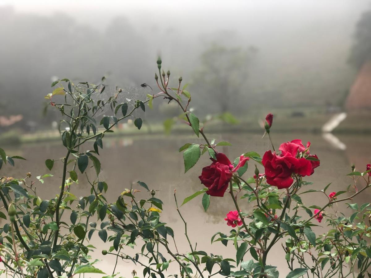 Hotel Fazenda Santa Barbara エンジェニェイロ・パウロ・デ・フロンチン エクステリア 写真